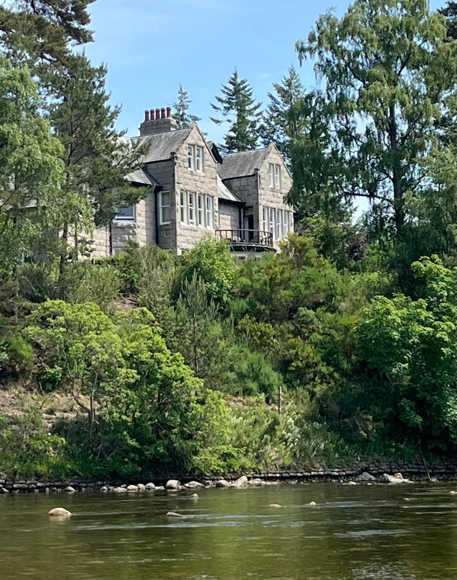 Lys-Na-Greyne Bed & Breakfast Aboyne Eksteriør bilde